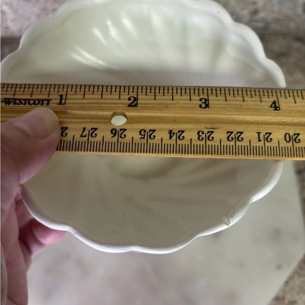 Charming White Ceramic Pedestal Bowl with Cherub Design - Picture 5 of 6